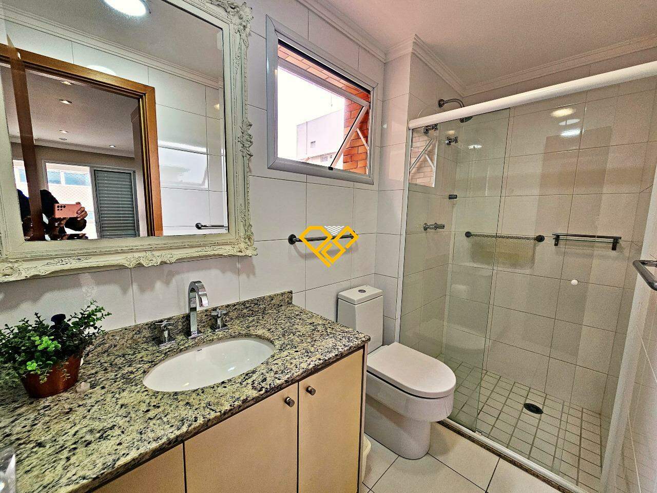 Apartamento à venda no Gonzaga: Wc suíte