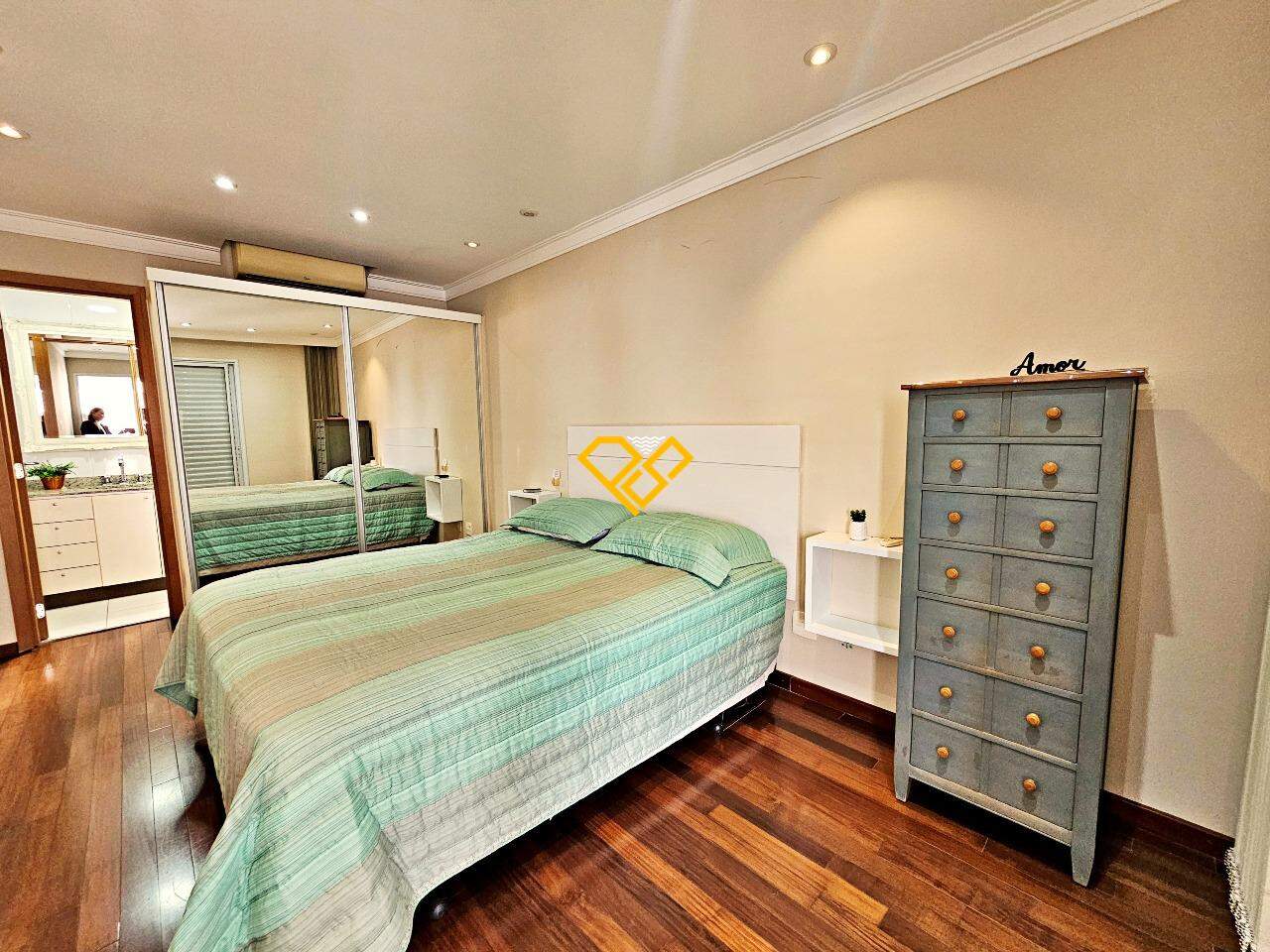 Apartamento à venda no Gonzaga: Dormitório 1 - suíte