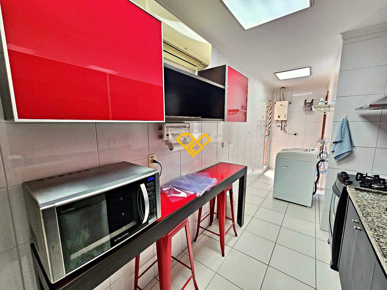 Apartamento à venda no Gonzaga: Cozinha