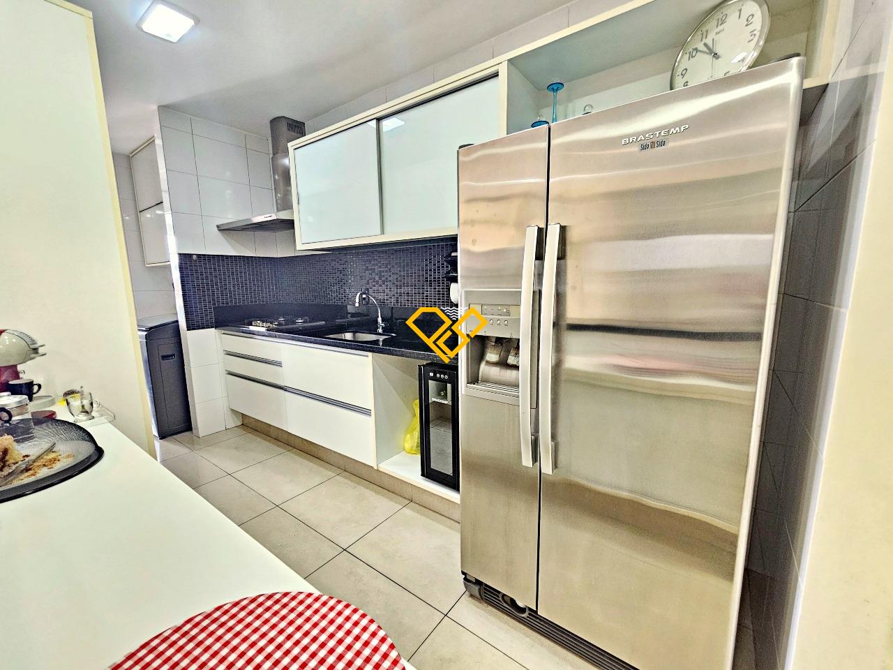 Apartamento à venda no Gonzaga: Cozinha