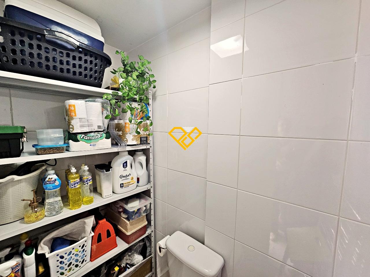 Apartamento à venda no Gonzaga: Wc de serviço