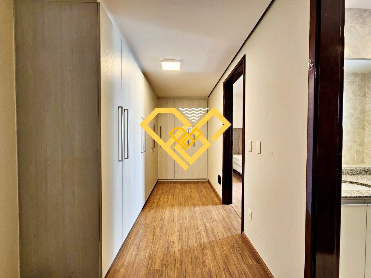 Apartamento à venda no Gonzaga: Closet suíte master