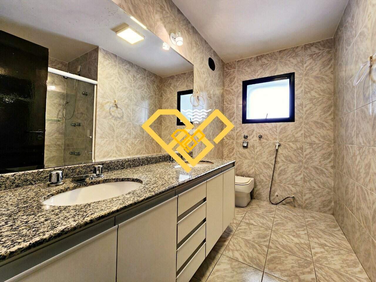Apartamento à venda no Gonzaga: Wc suíte master