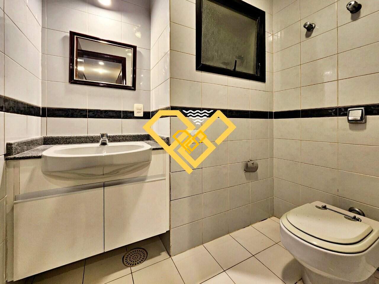 Apartamento à venda no Gonzaga: Lavabo