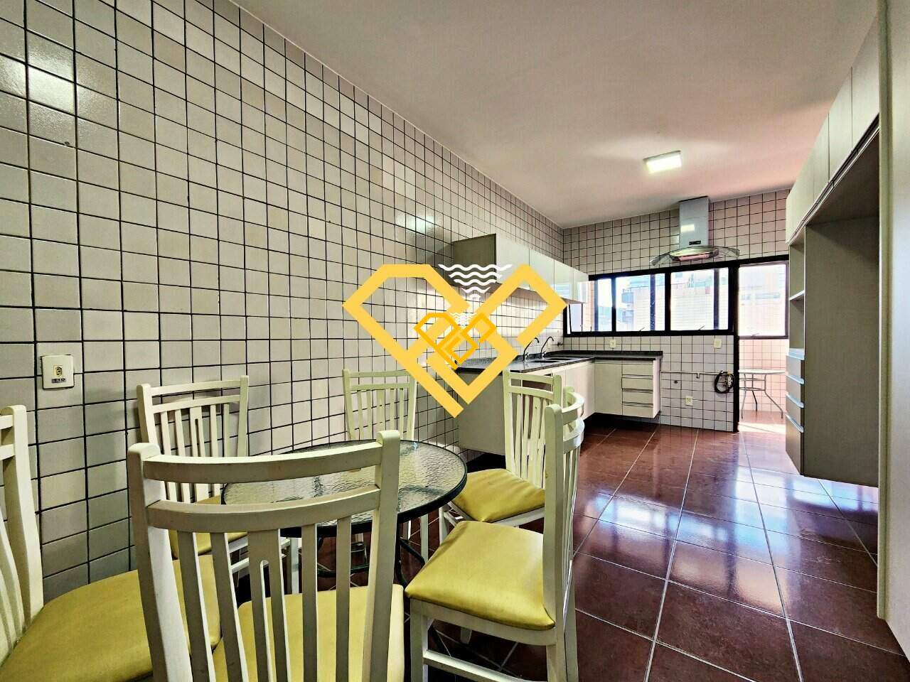 Apartamento à venda no Gonzaga: Cozinha