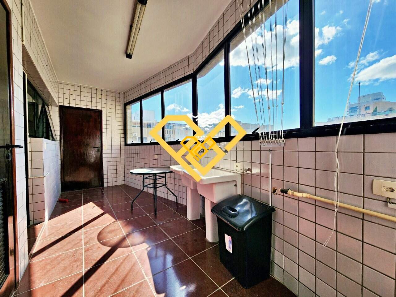 Apartamento à venda no Gonzaga: Área de serviço
