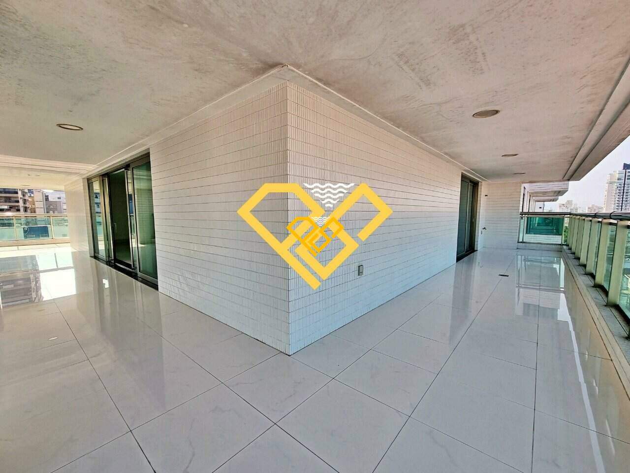 Apartamento à venda no Ponta da Praia: 