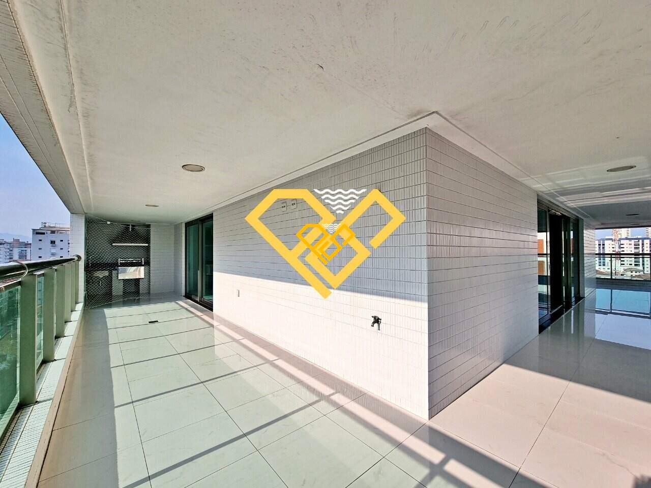 Apartamento à venda no Ponta da Praia: 