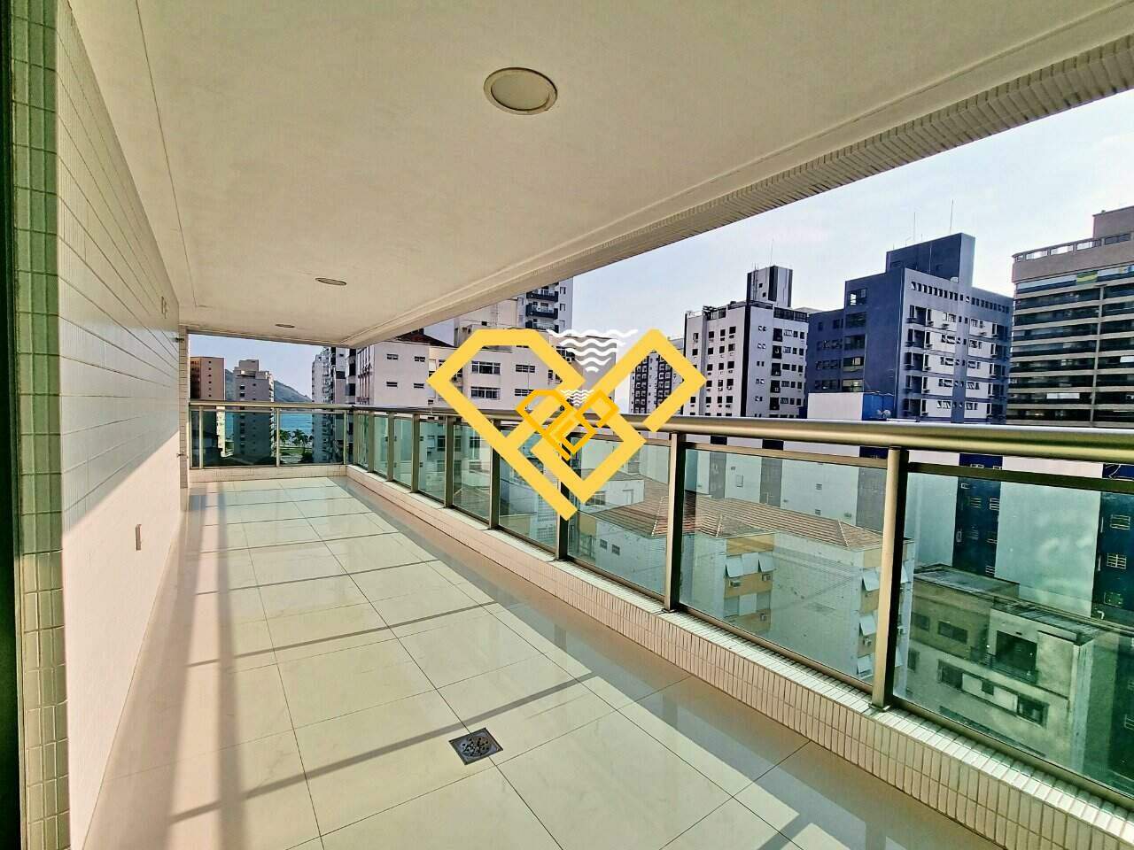 Apartamento à venda no Ponta da Praia: 