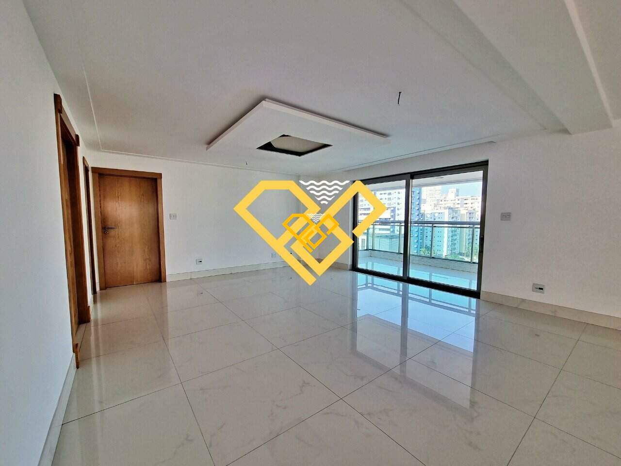 Apartamento à venda no Ponta da Praia: 