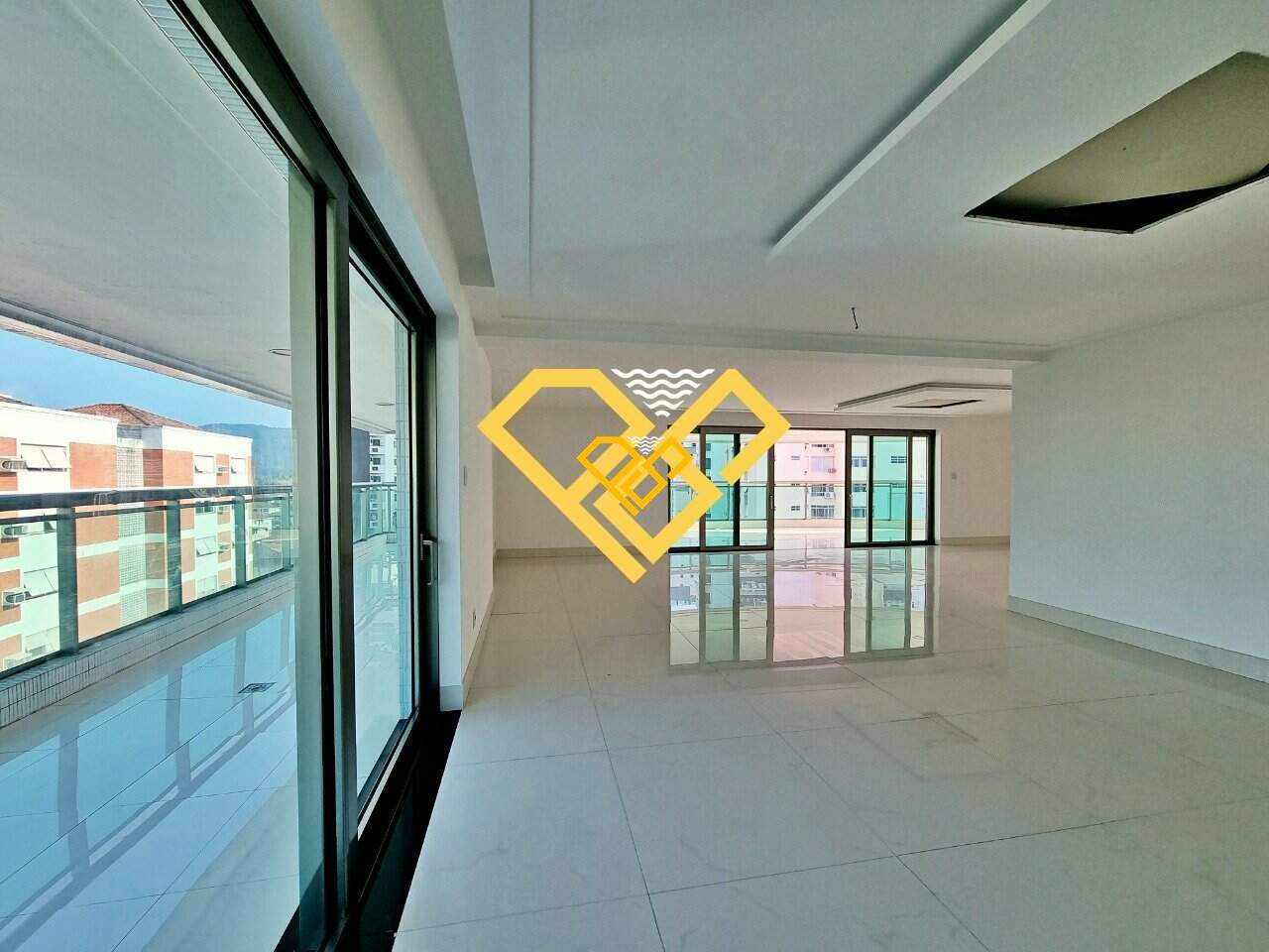 Apartamento à venda no Ponta da Praia: 