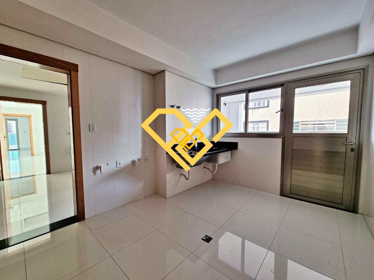 Apartamento à venda no Ponta da Praia: 