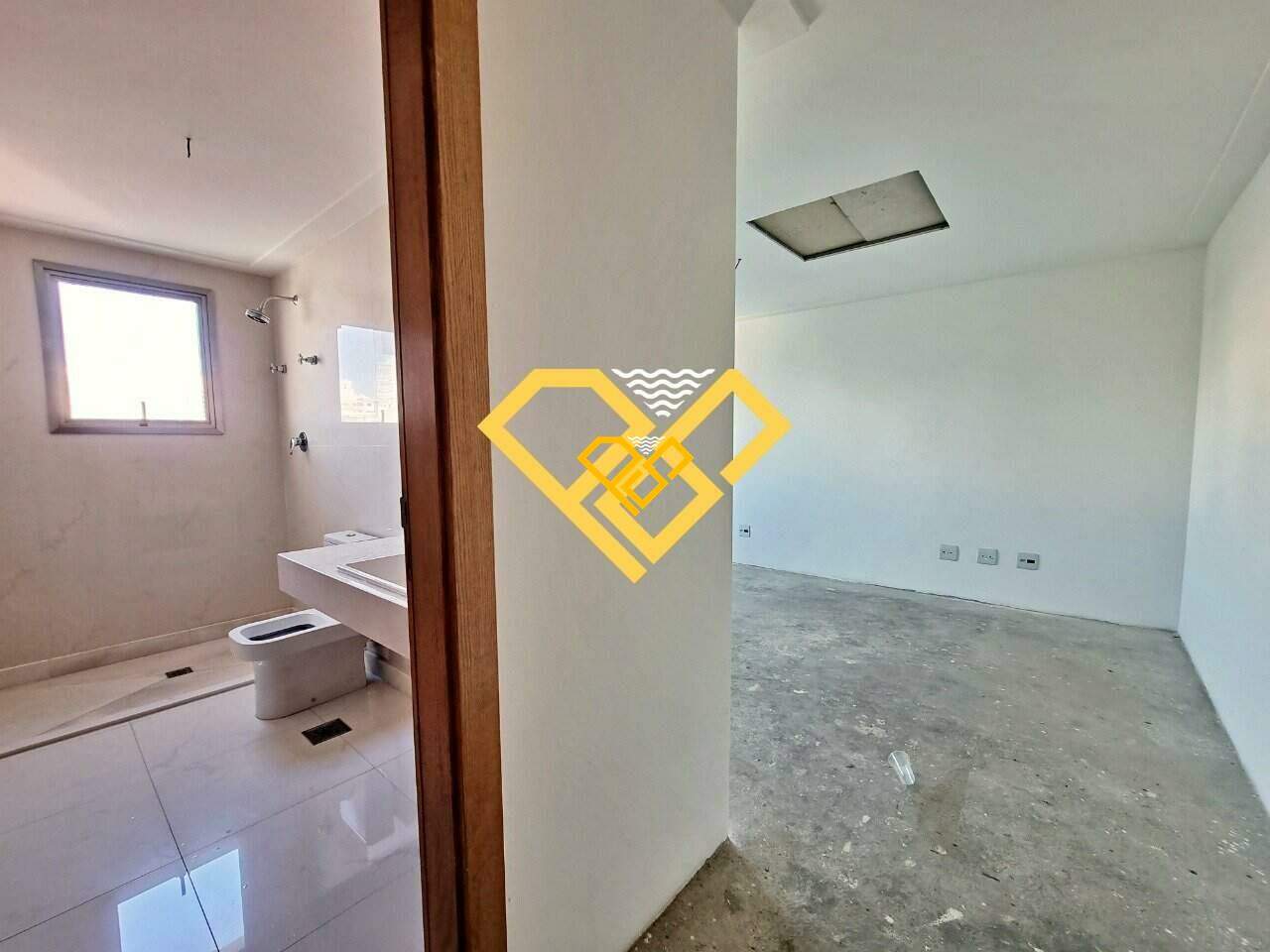 Apartamento à venda no Ponta da Praia: 