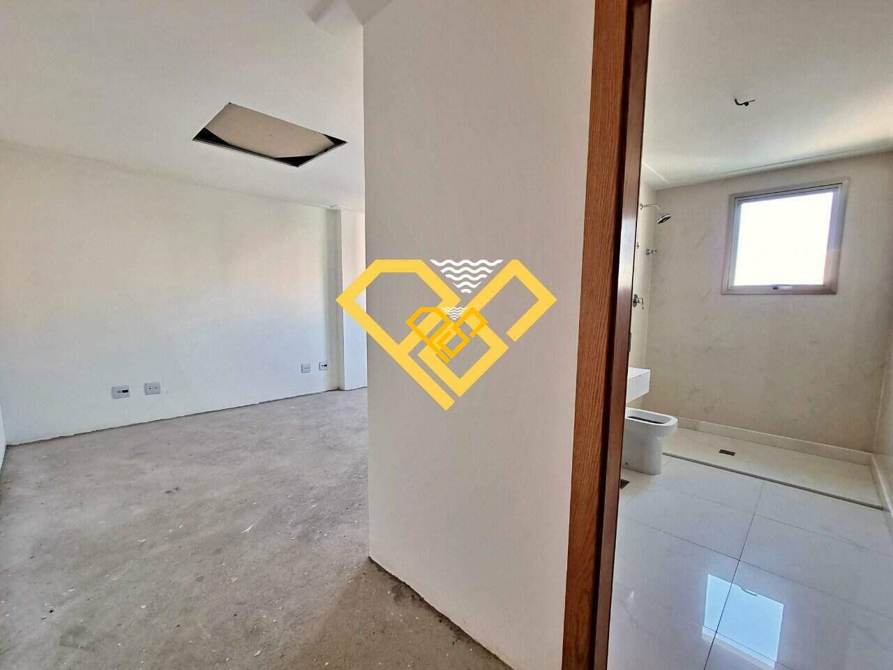 Apartamento à venda no Ponta da Praia: 