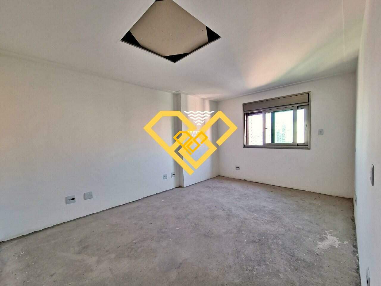 Apartamento à venda no Ponta da Praia: 