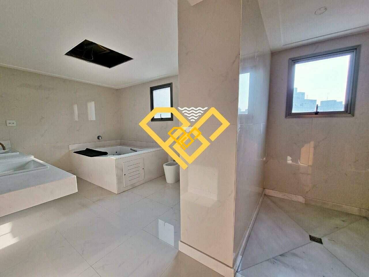 Apartamento à venda no Ponta da Praia: 