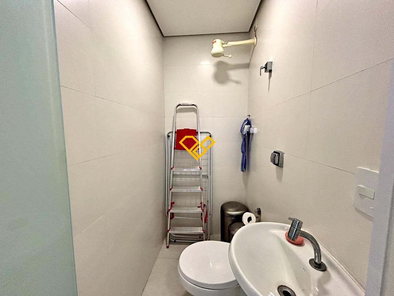 Apartamento à venda no Boqueirão: Wc de serviço
