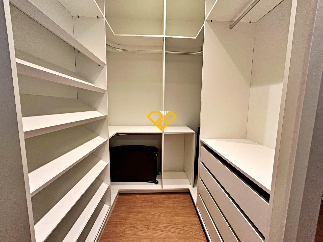 Apartamento à venda no Boqueirão: Dormitório 1 - suíte - closet