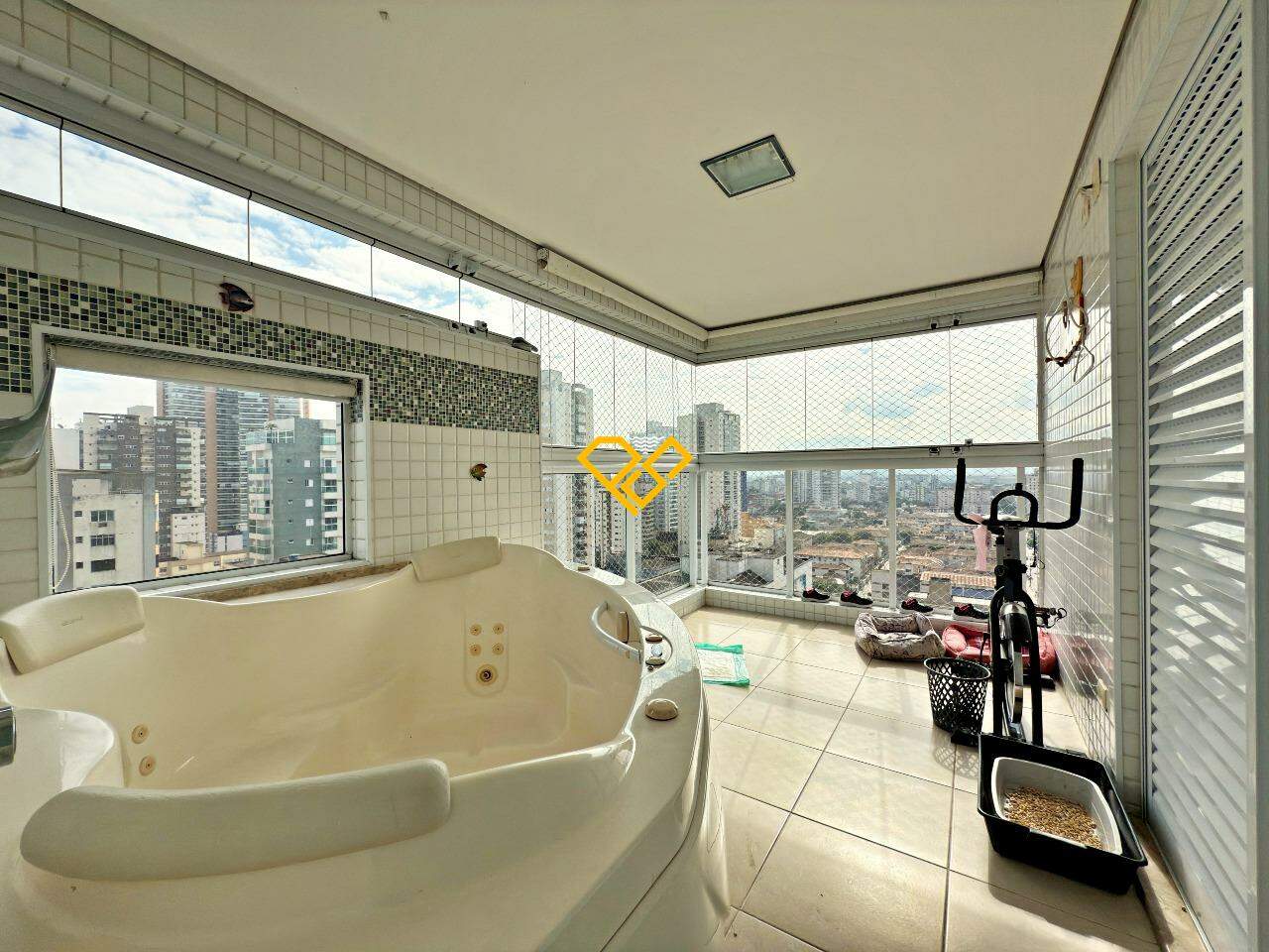 Apartamento à venda no Embaré: Varanda