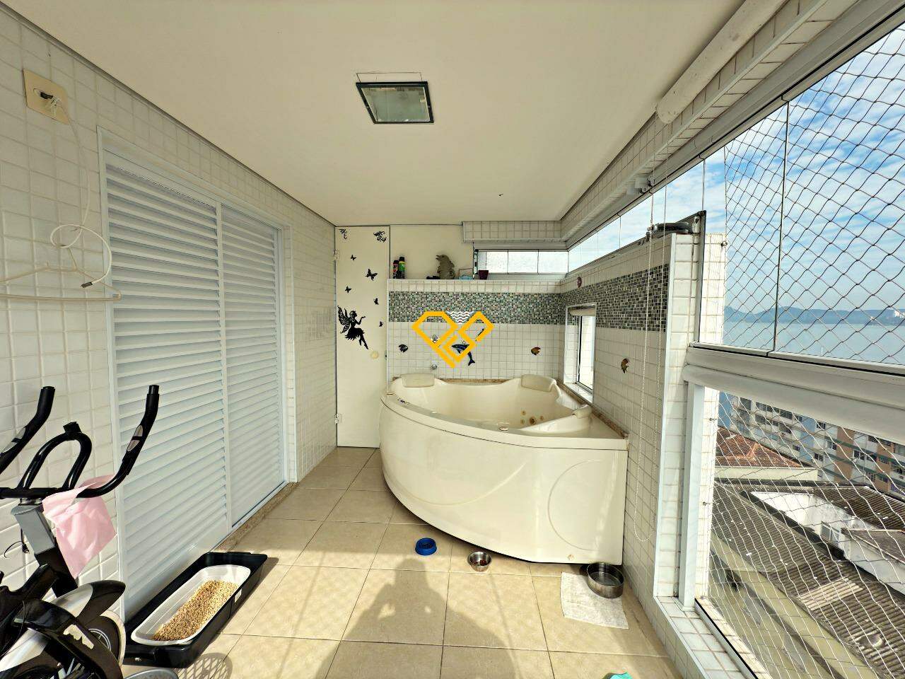 Apartamento à venda no Embaré: Varanda