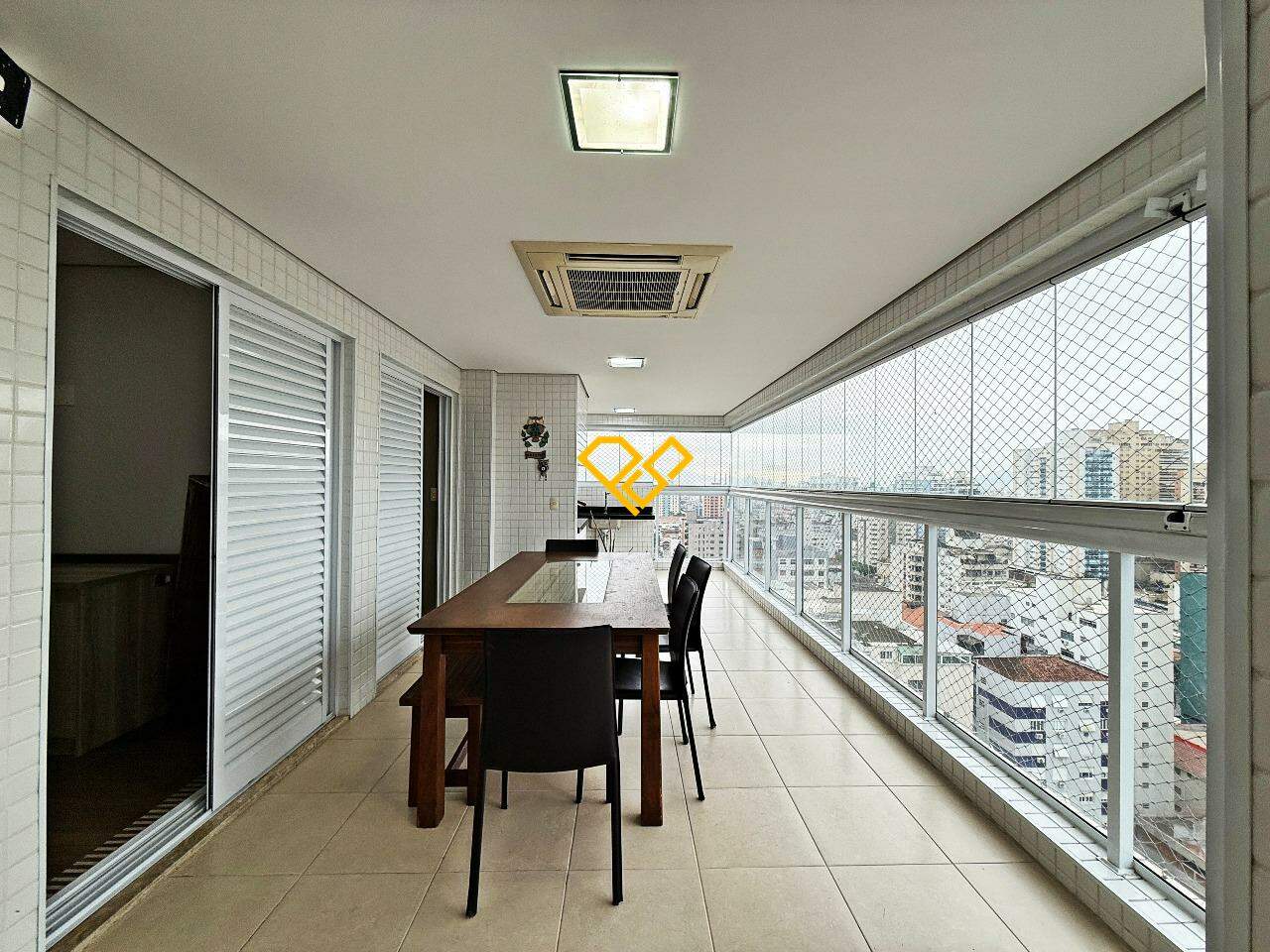 Apartamento à venda no Embaré: 