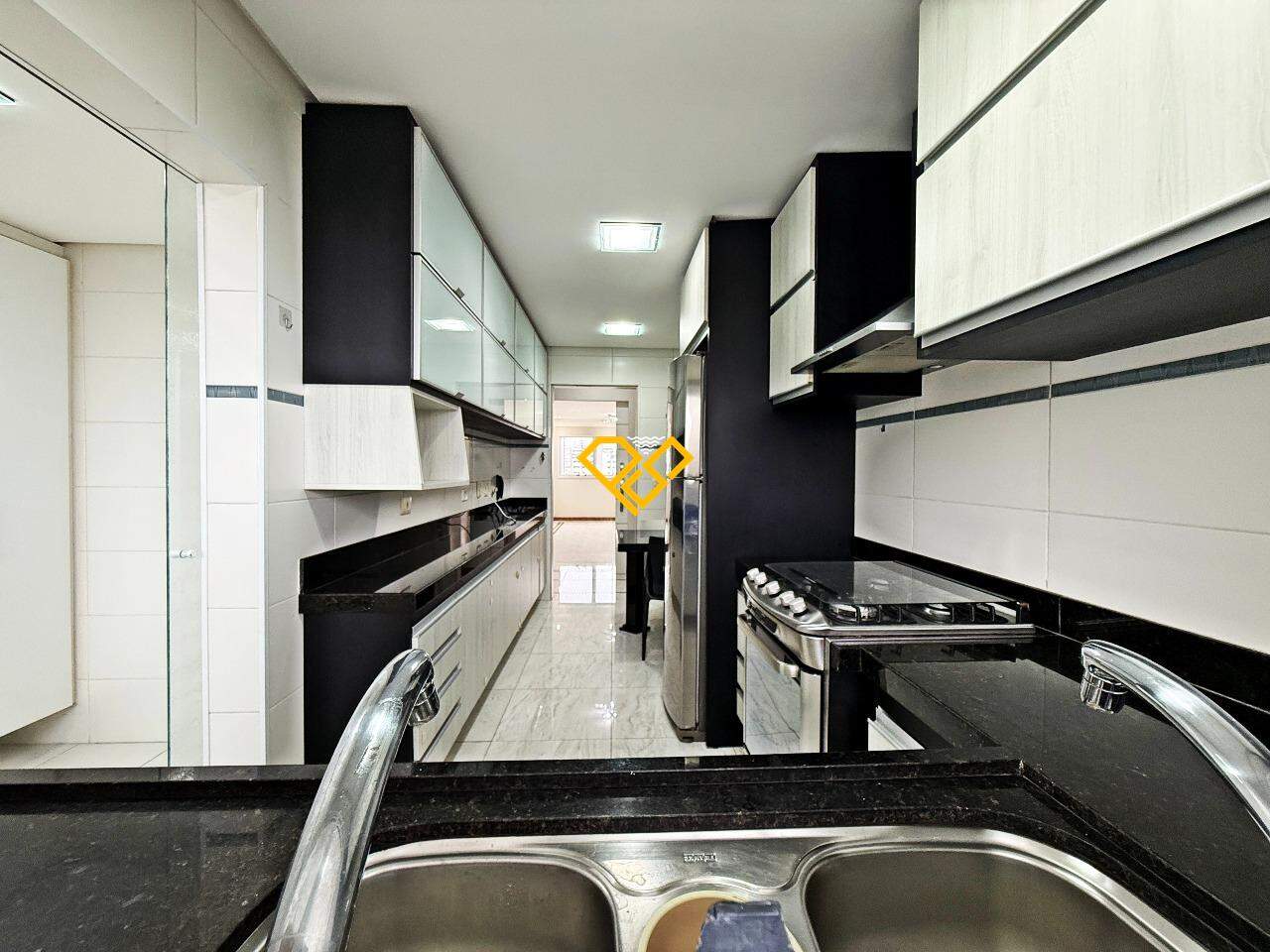 Apartamento à venda no Embaré: 