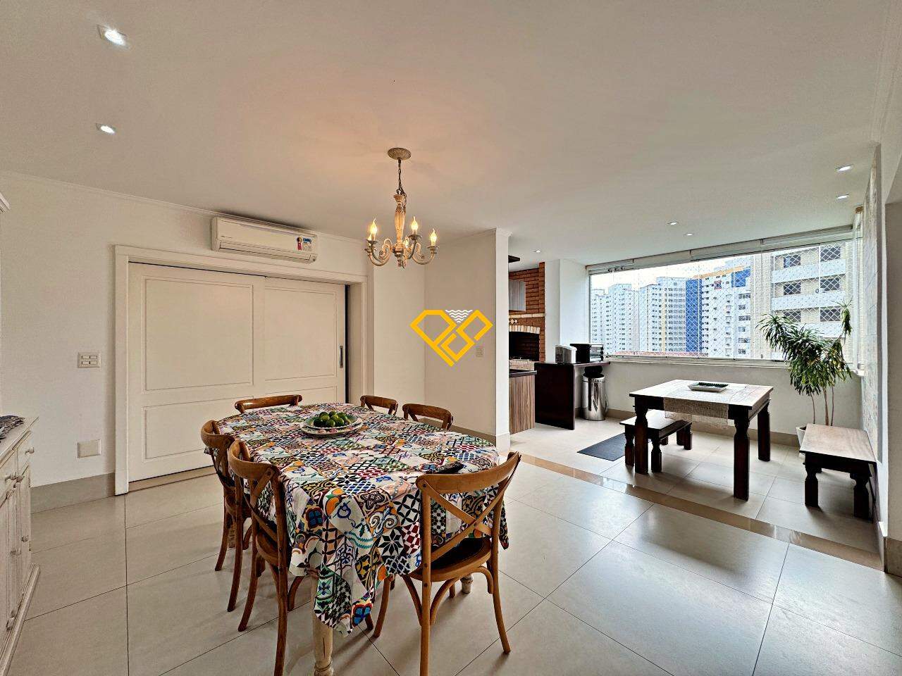 Apartamento à venda no Embaré: Cozinha