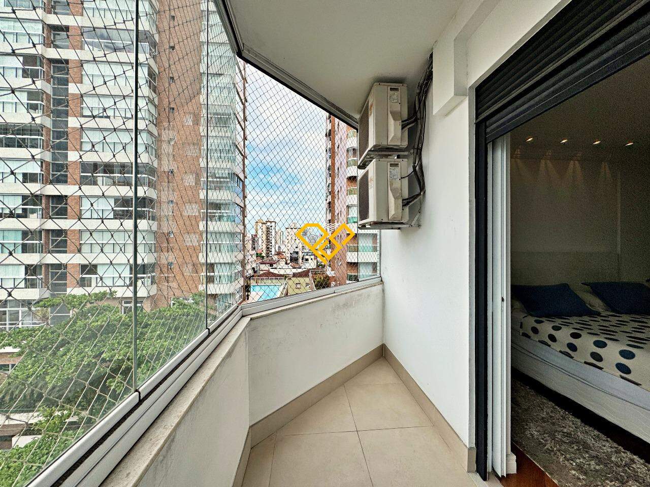 Apartamento à venda no Embaré: Varanda