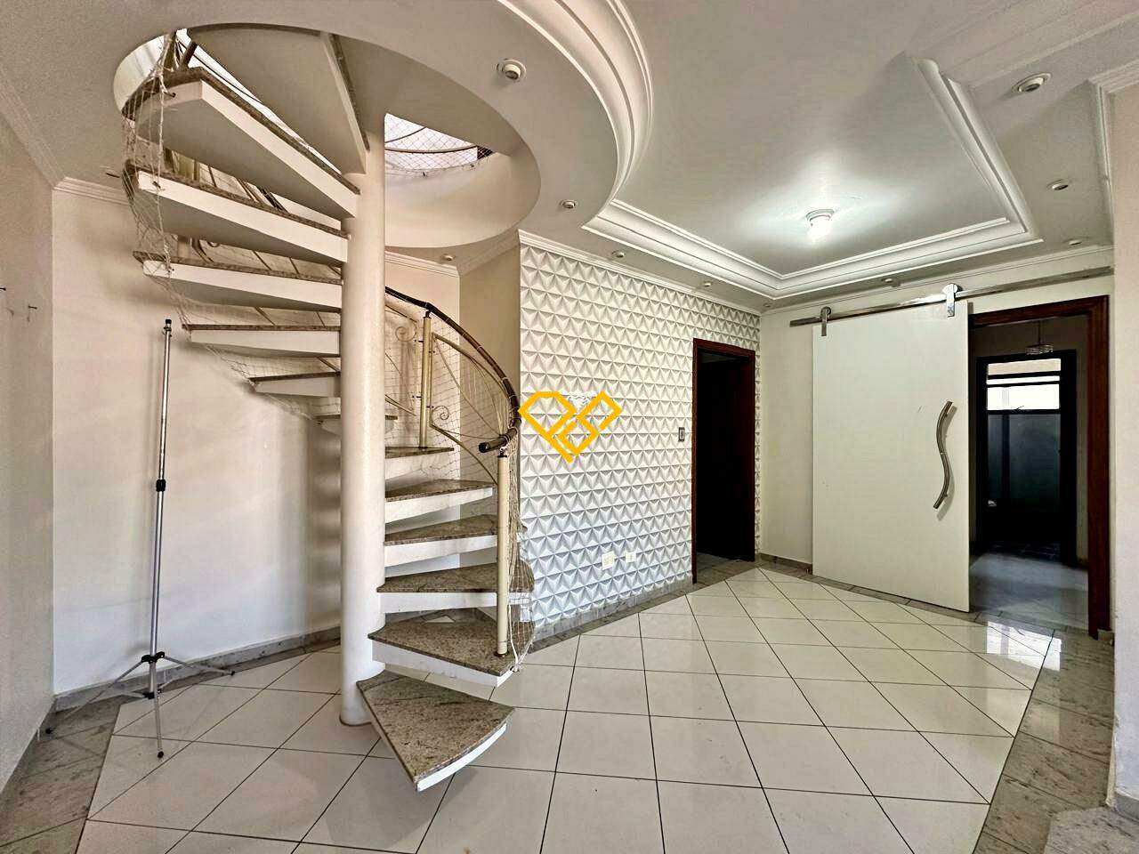 Cobertura à venda no Campo Grande: Sala 1° andar