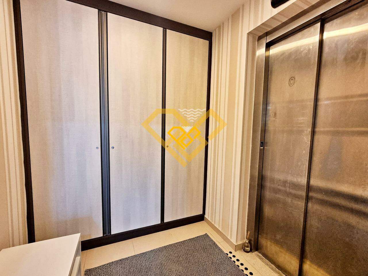 Apartamento à venda no Gonzaga: Hall de entrada