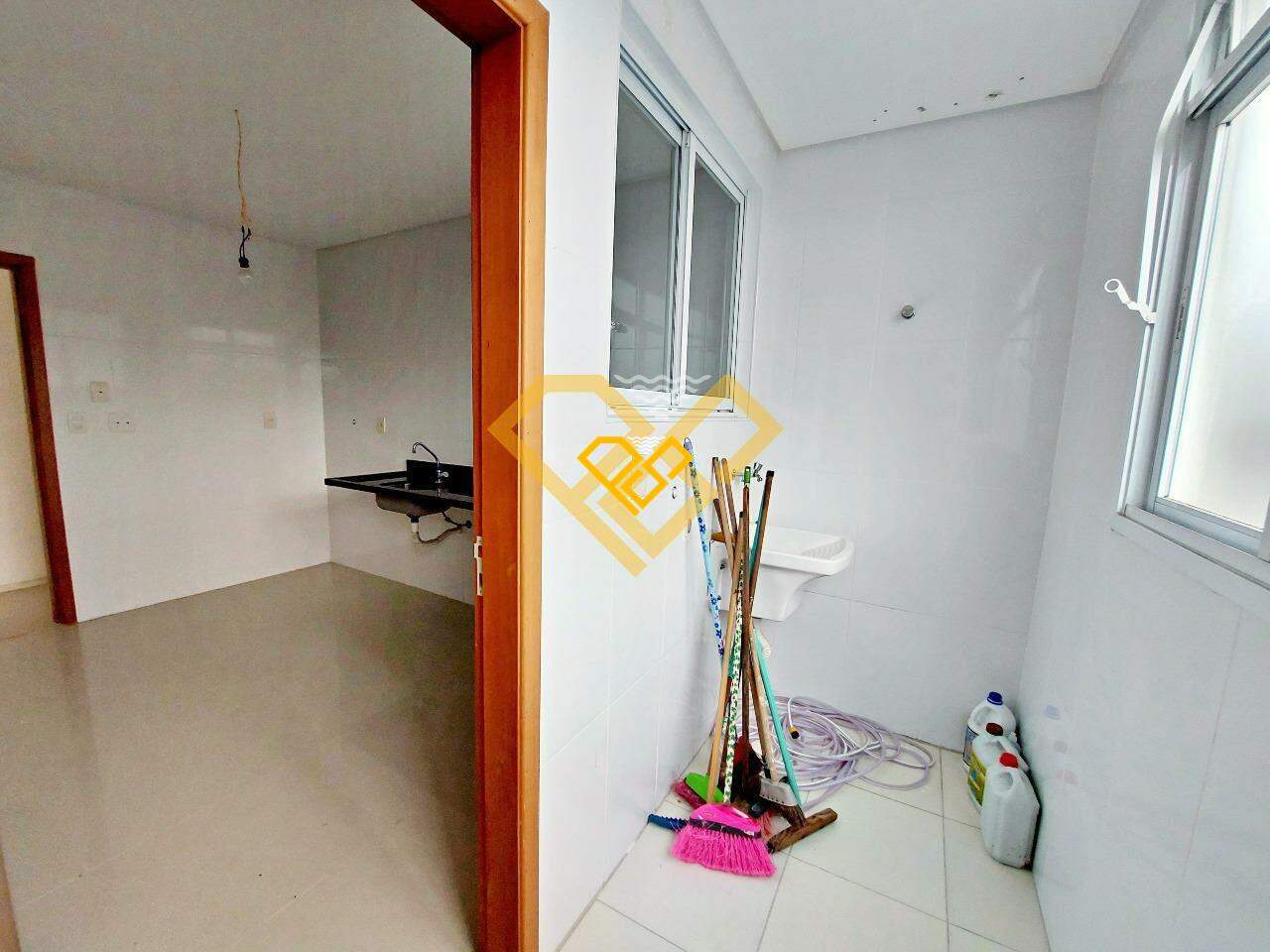 Casa à venda no Aparecida: ÁREA DE SERVIÇO