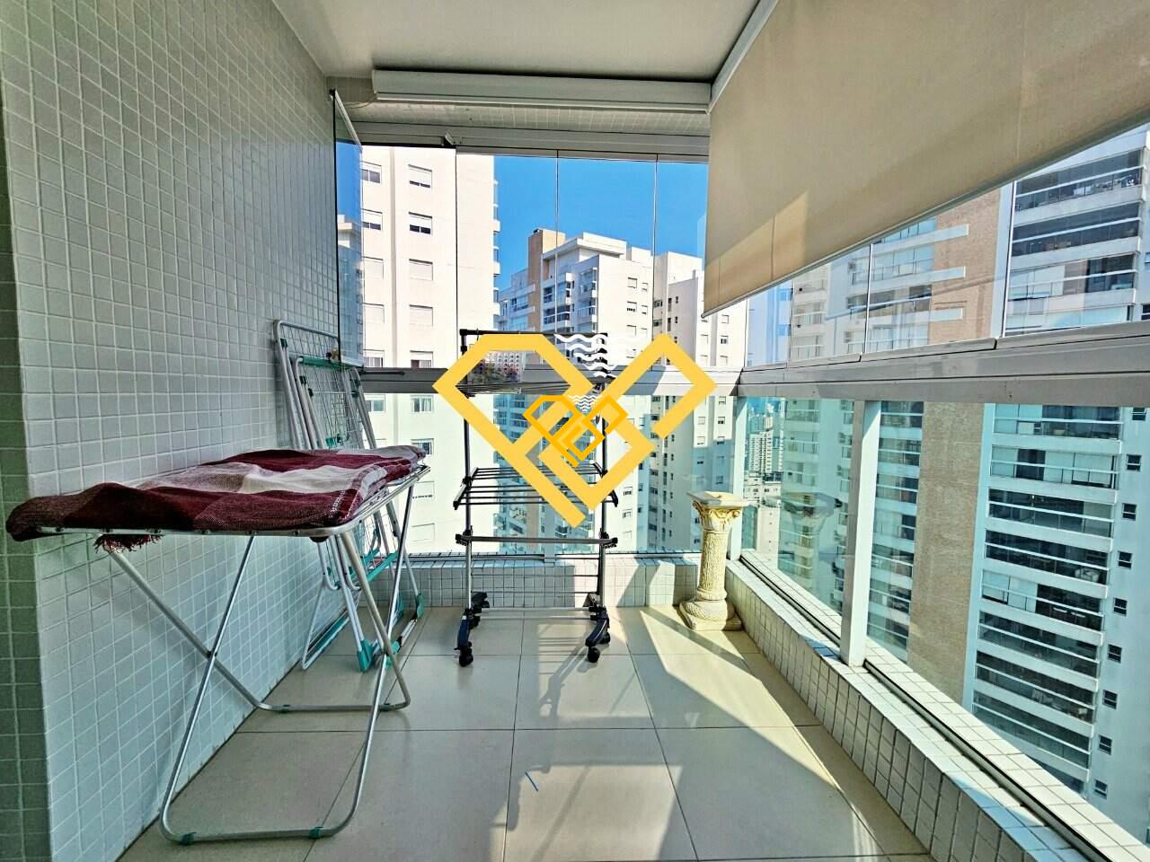 Apartamento à venda no Ponta da Praia: Varanda