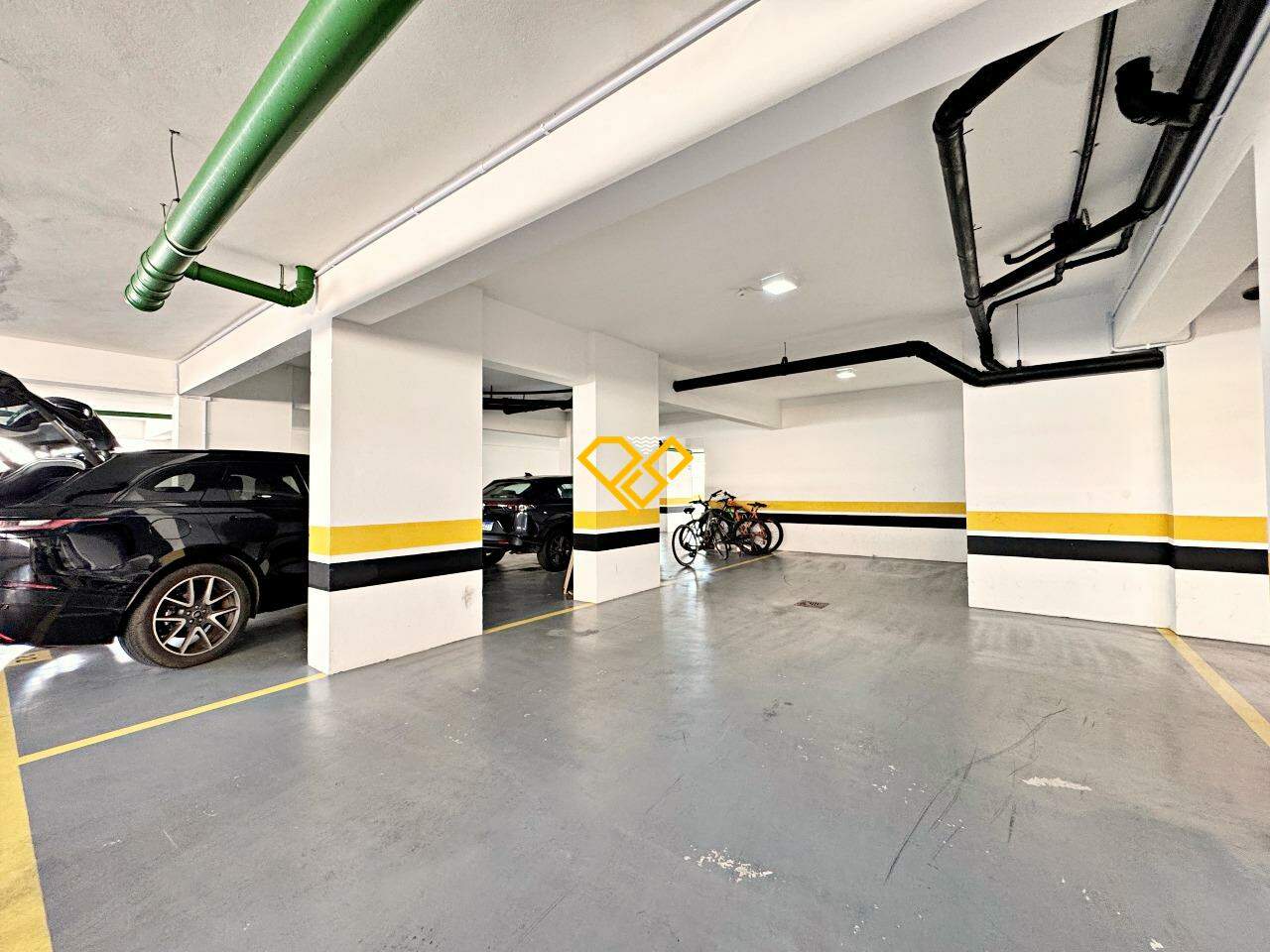 Apartamento à venda no Embaré: Garagem