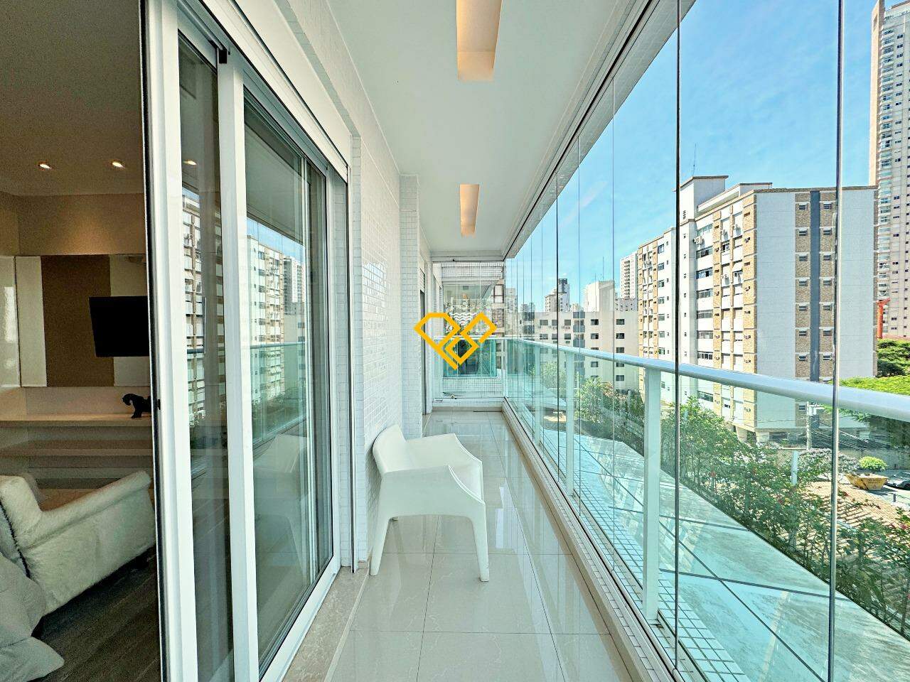 Apartamento à venda no Embaré: Varanda