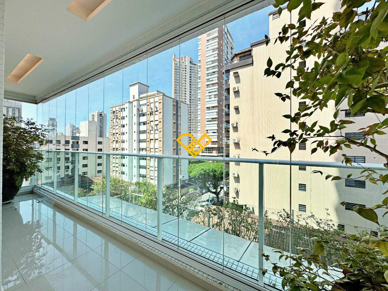 Apartamento à venda no Embaré: Varanda