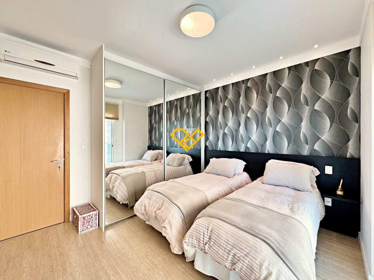 Apartamento à venda no Embaré: Suíte 2