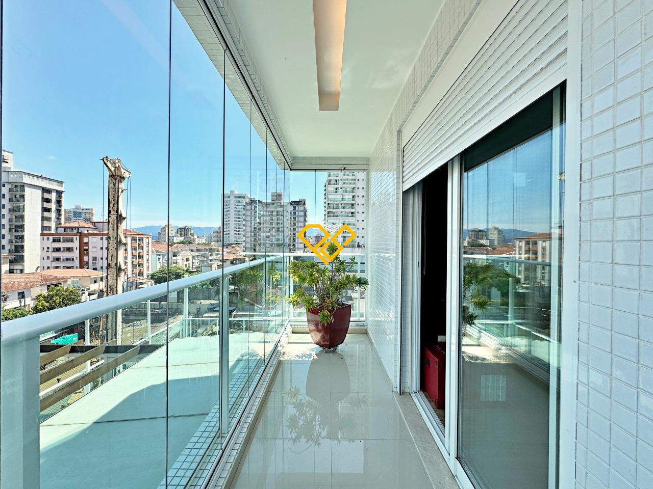 Apartamento à venda no Embaré: Varanda