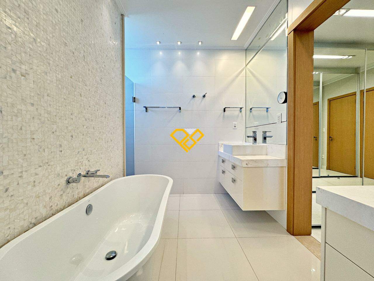 Apartamento à venda no Embaré: Wc suíte 1 - master
