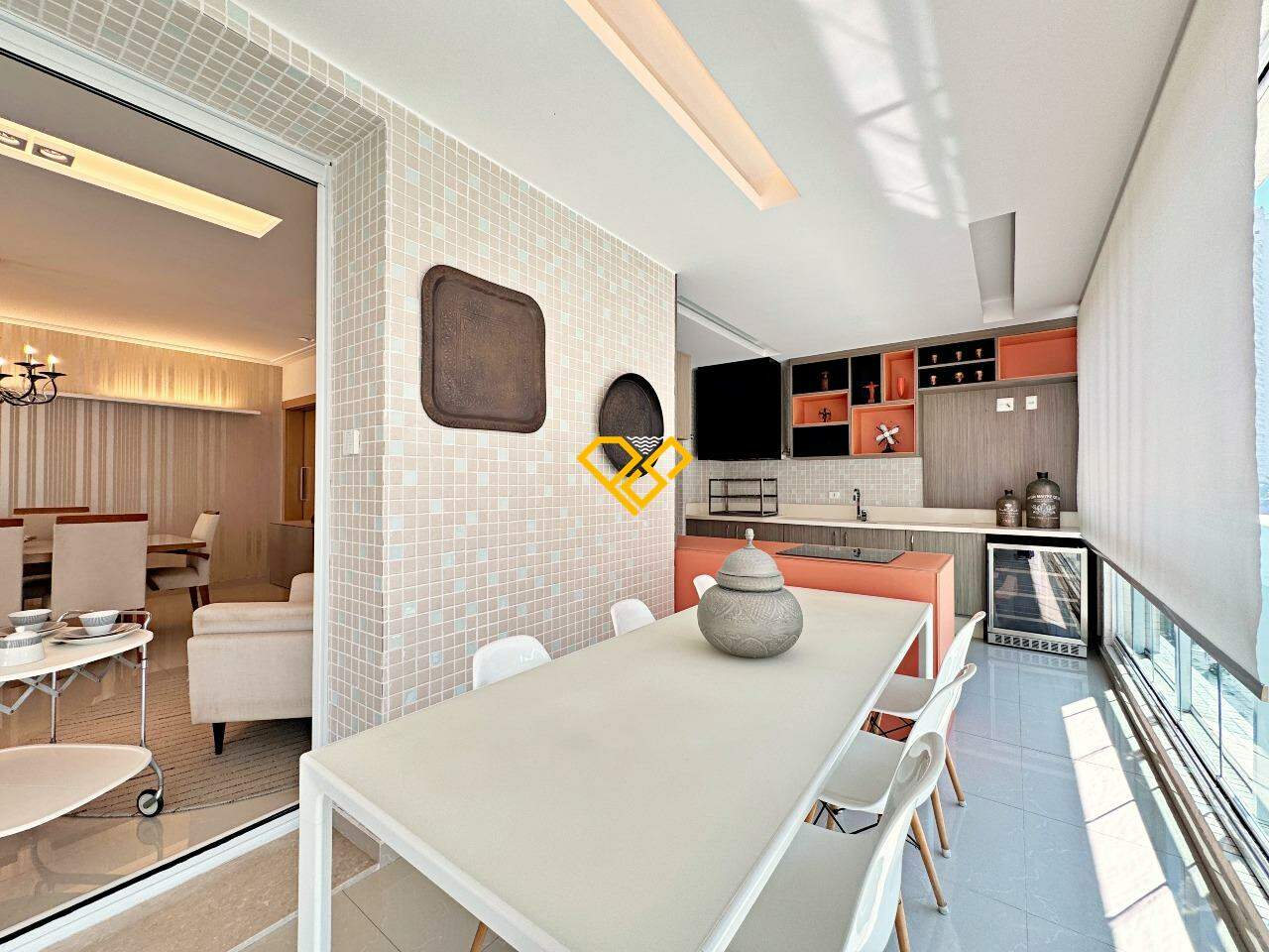Apartamento à venda no Embaré: Varanda