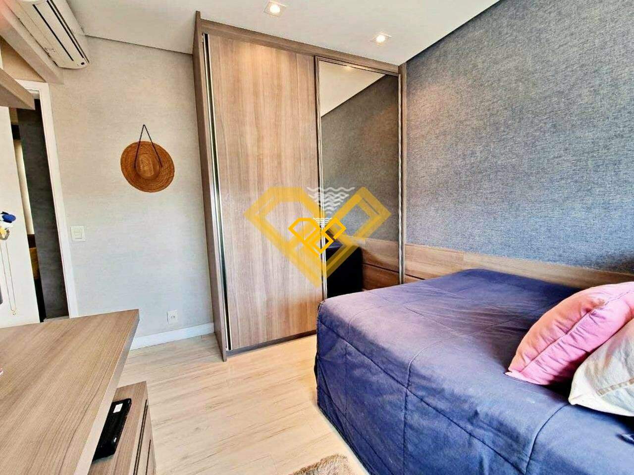 Apartamento à venda no Ponta da Praia: 