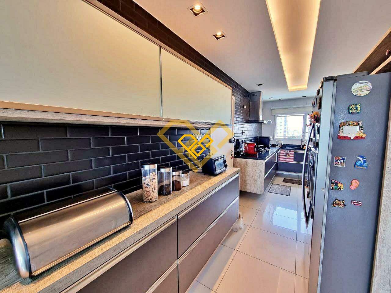 Apartamento à venda no Ponta da Praia: 