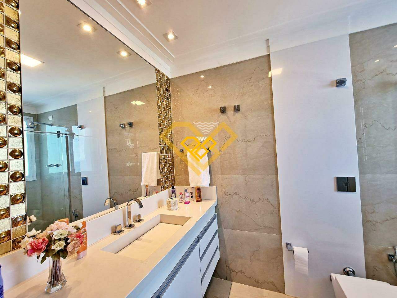 Casa à venda no Santa Terezinha: wc suíte 4
