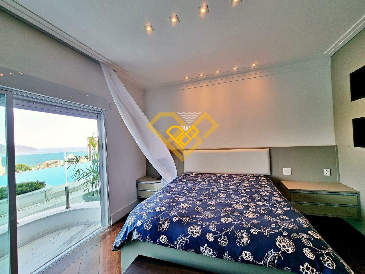 Casa à venda no Santa Terezinha: suíte 4