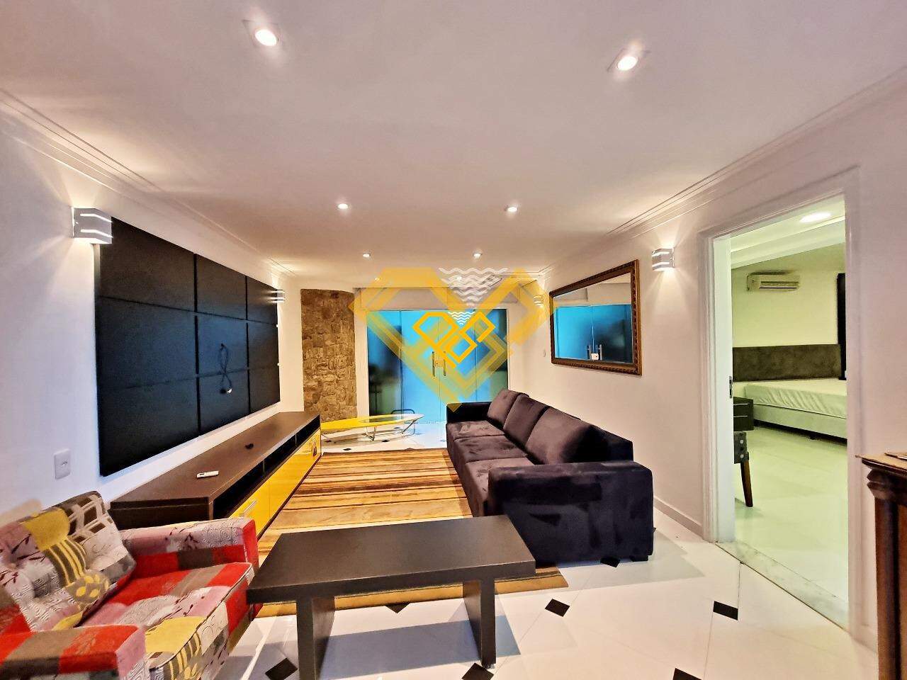 Casa à venda no Santa Terezinha: sala tv suíte 8