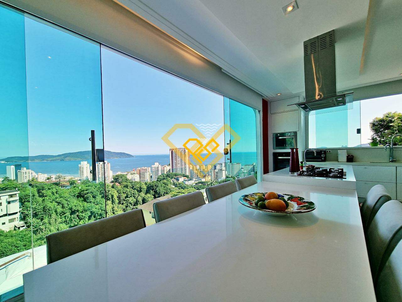 Casa à venda no Santa Terezinha: sala de jantar