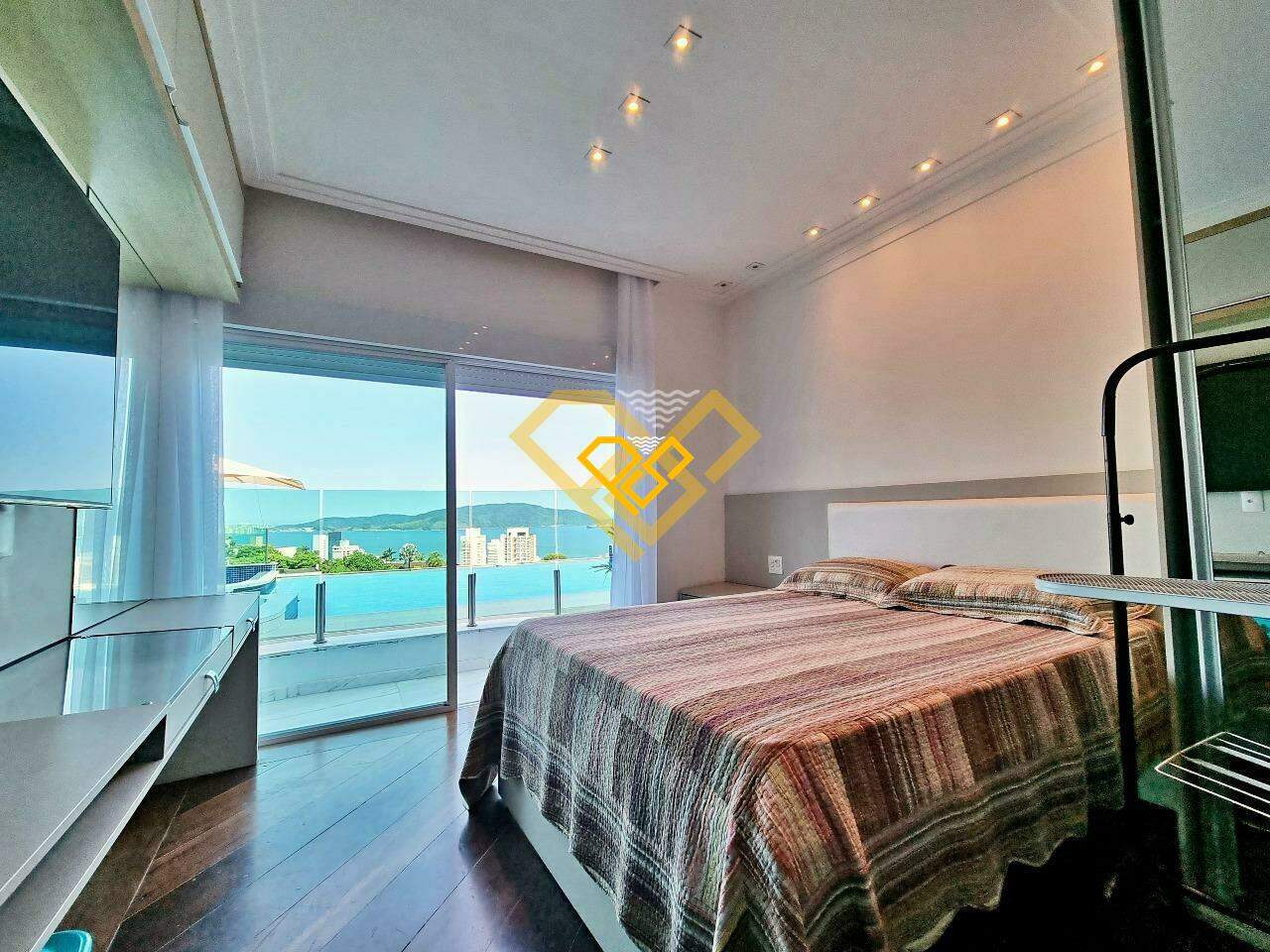 Casa à venda no Santa Terezinha: suíte 2