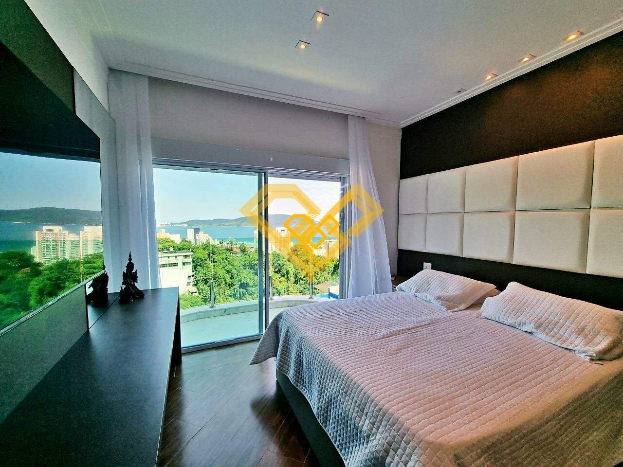 Casa à venda no Santa Terezinha: suíte 3