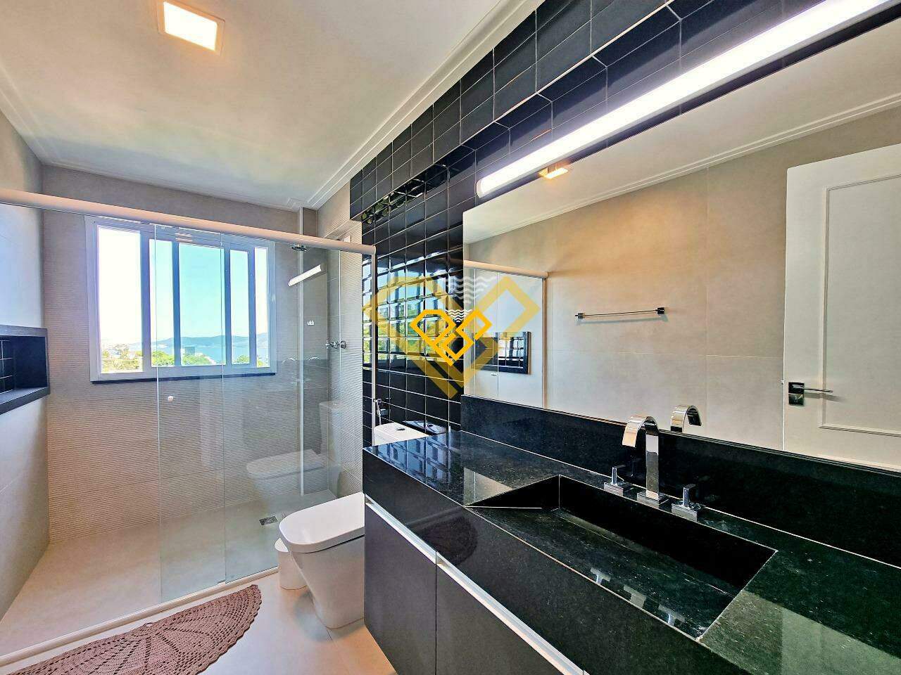 Casa à venda no Santa Terezinha: wc suíte 2