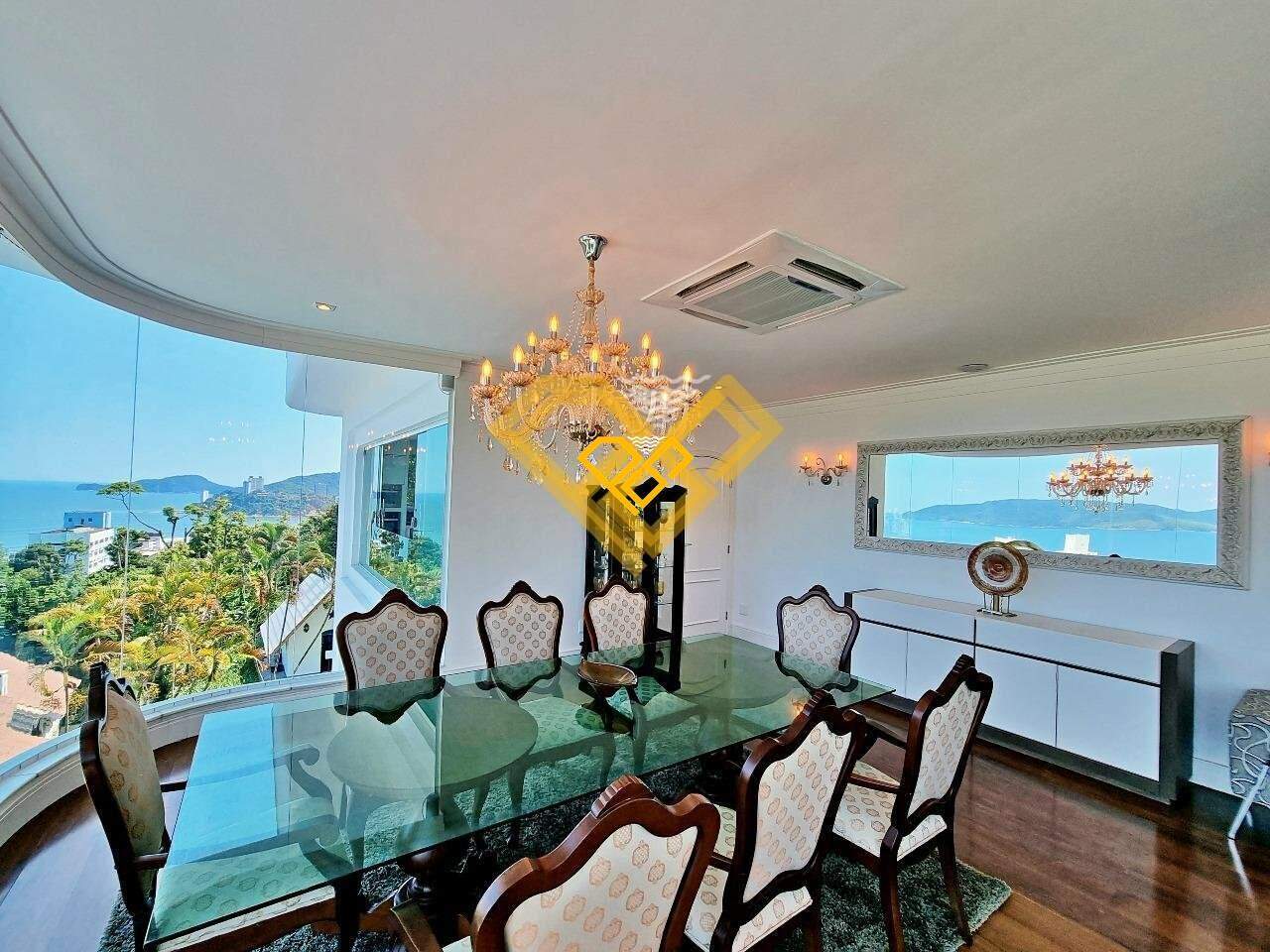 Casa à venda no Santa Terezinha: sala de jantar