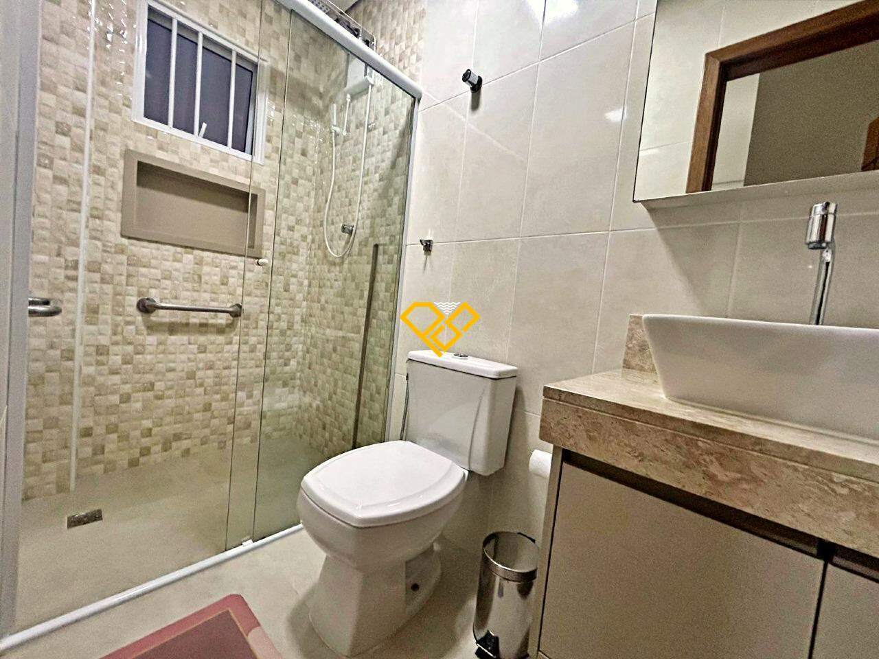 Sobreposta Baixa à venda no Campo Grande: Wc suíte 2